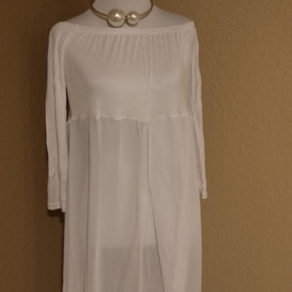 Off the Shoulder Maternity Photoshoot Gown - Picture 8 of 8